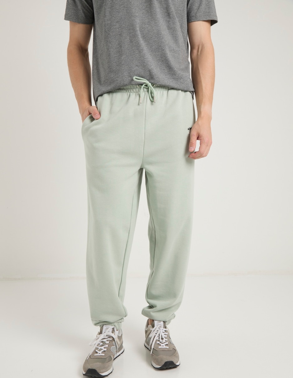 Jogger straight con bolsillos para hombre 1