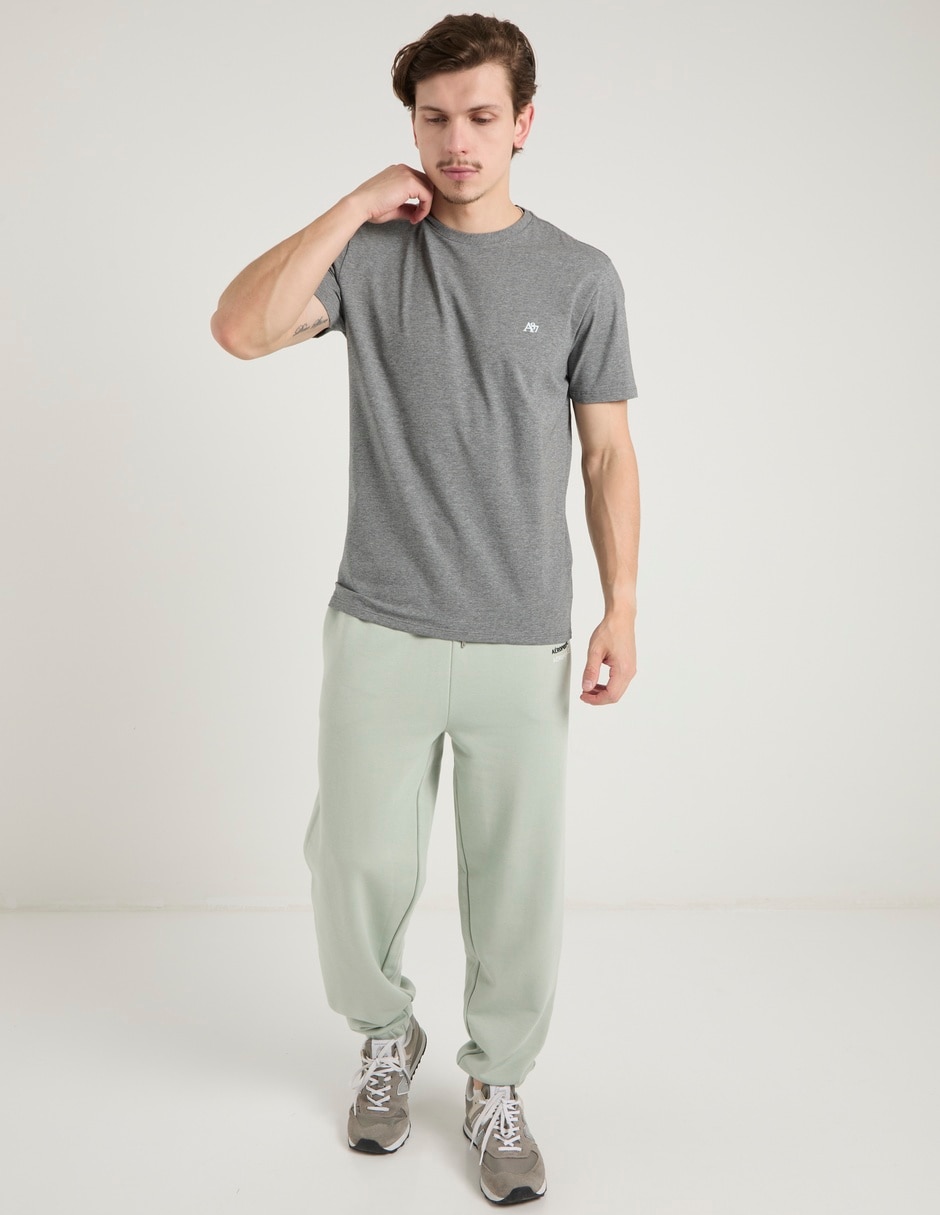 Jogger straight con bolsillos para hombre 13