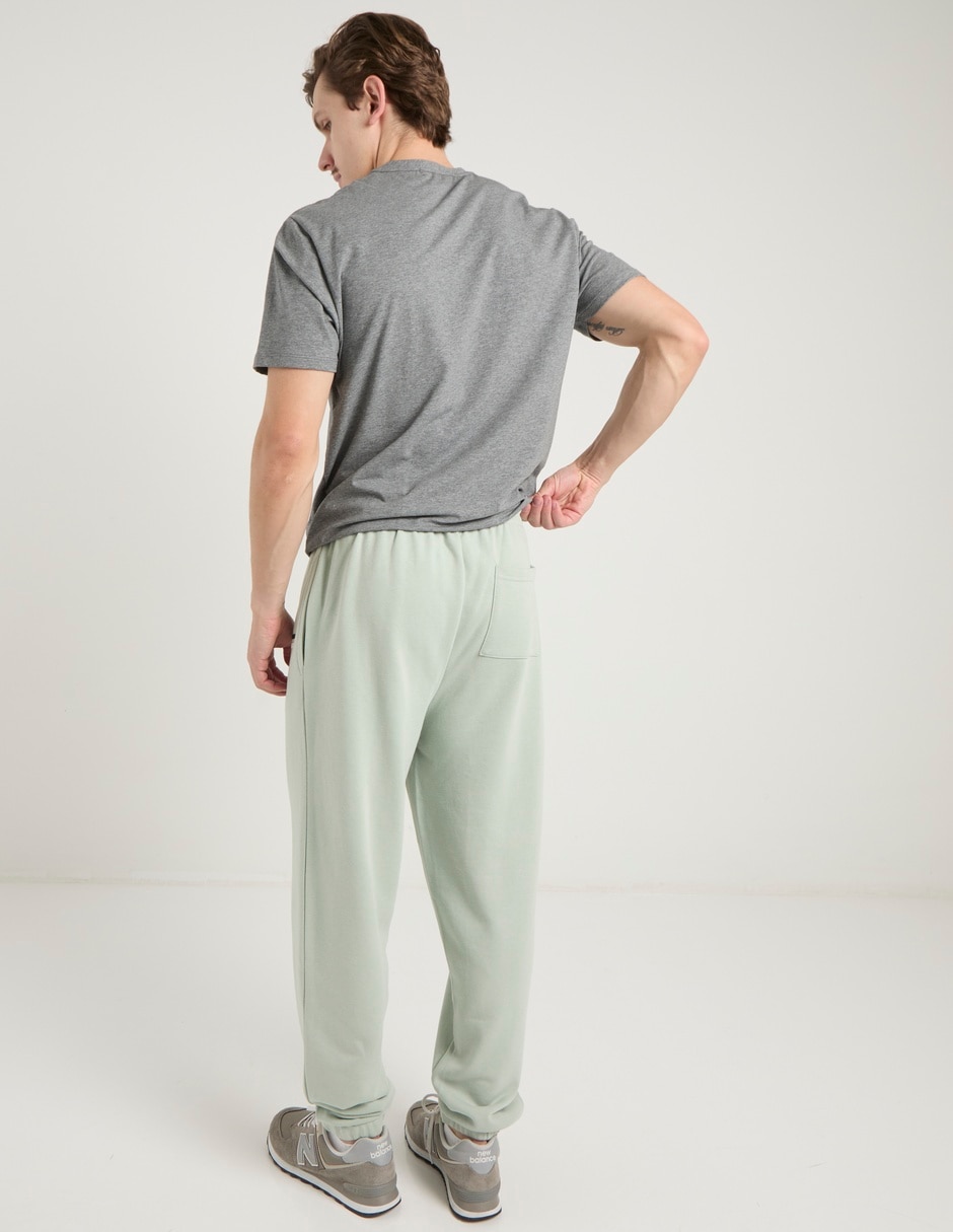Jogger straight con bolsillos para hombre 16