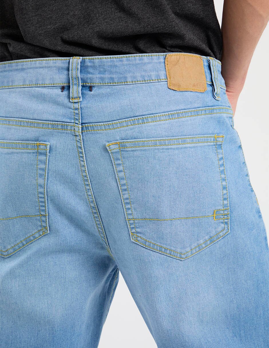 Jeans straight lavado claro para hombre 5