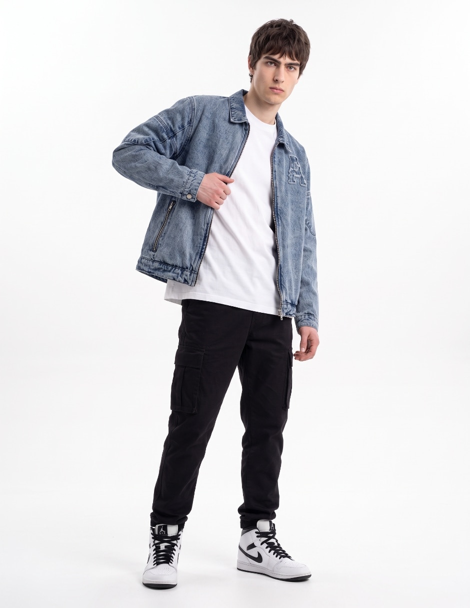 Chamarra denim con bolsa con cierre para hombre