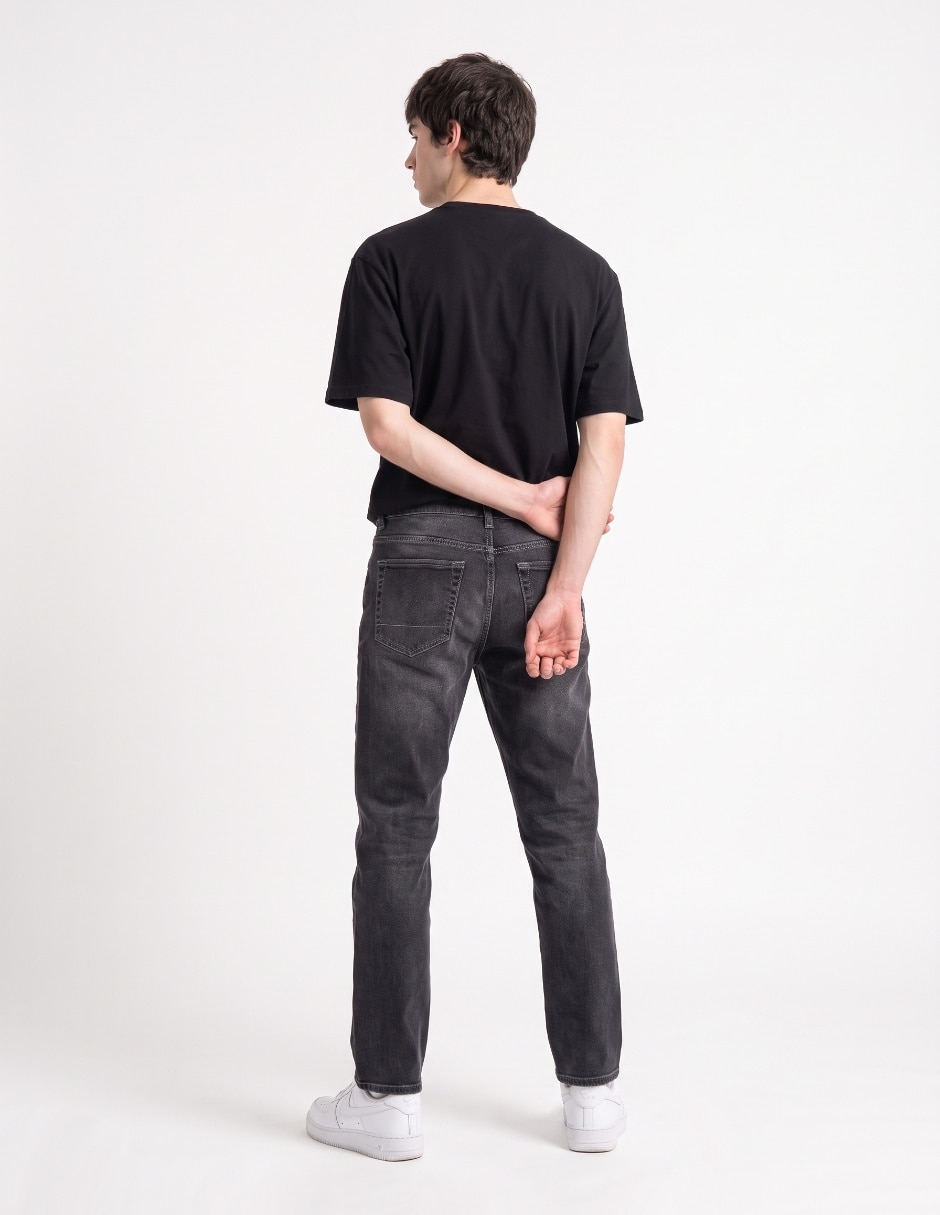 Jeans straight lavado stone wash para hombre 2